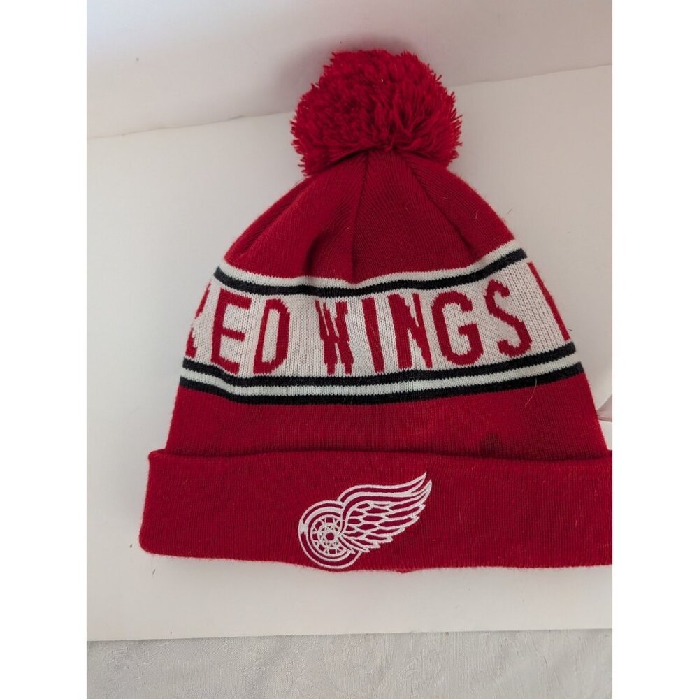 Detroit Red Wings Beanie Hat  OSFA Red Knit Warm Fan Favorite Hockey Sports NHL